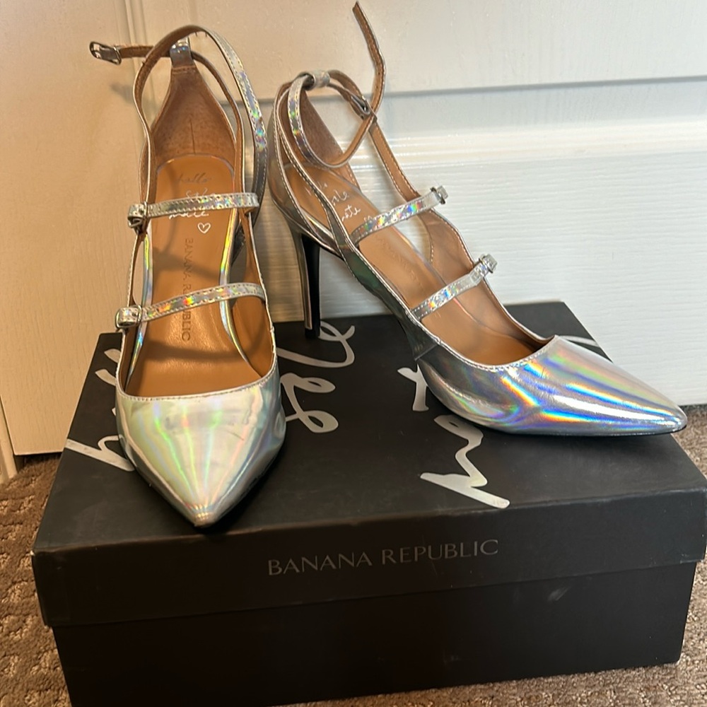 Banana republic silver strappy heels